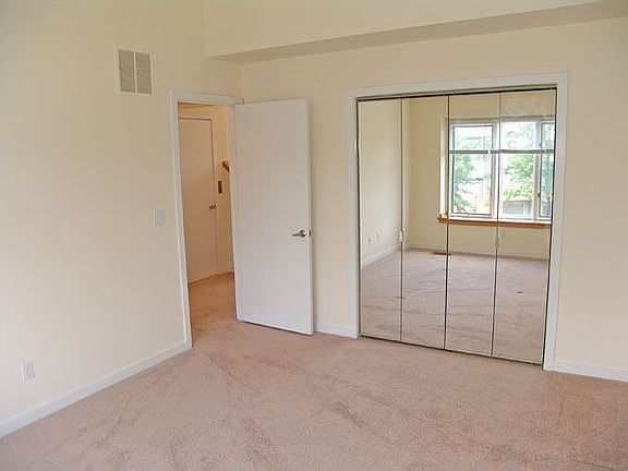 4th image of 2189 Chesapeake Harbour Dr E