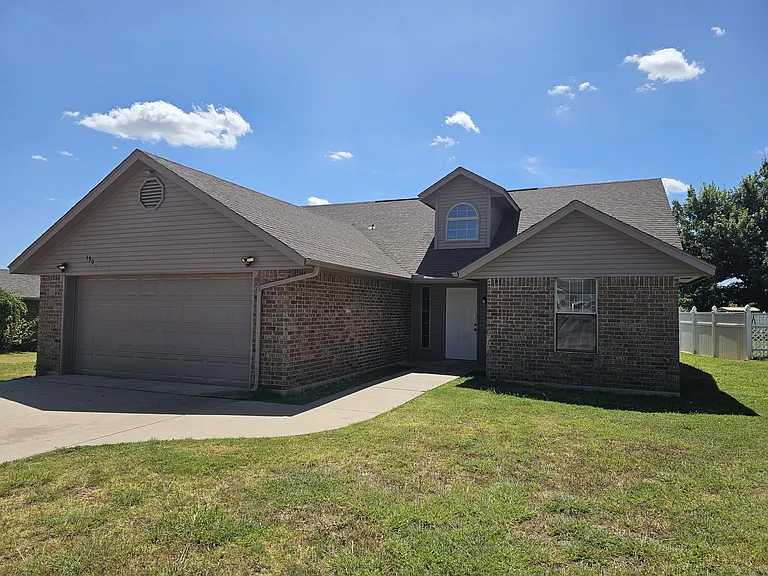 4907 SE Randolph Rd — Photo 1