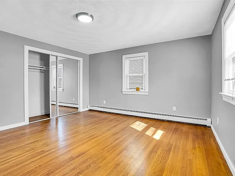 196 Grafton St — Photo 18