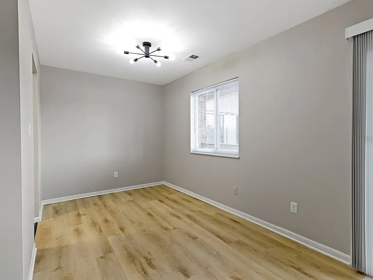 The Cedars Apartment Homes — Photo 11