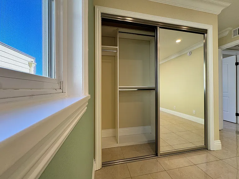 Guest Bedroom Maximed Closet
