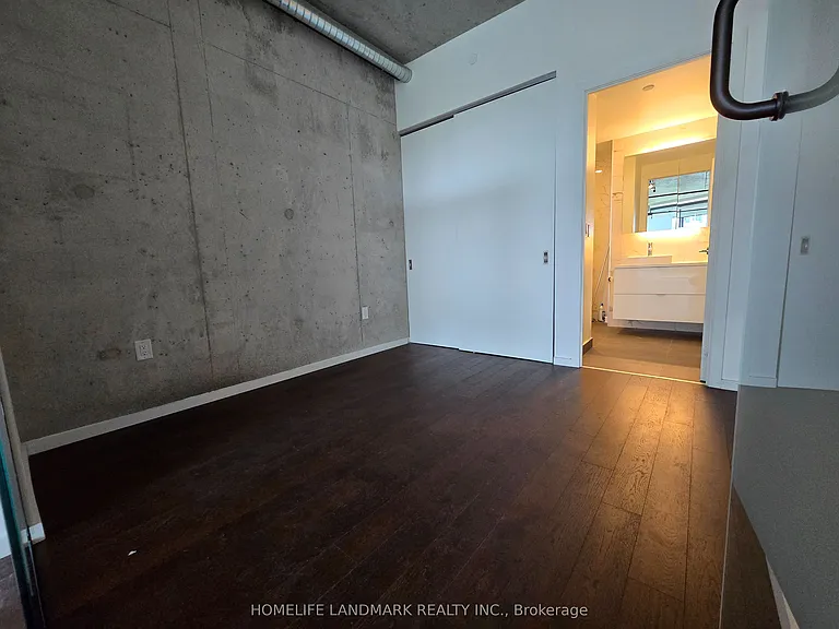 21 Lawren Harris Sq #618 — Photo 8