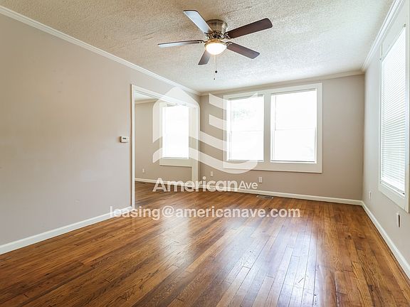 1083733_002_living_room_13753906.jpg