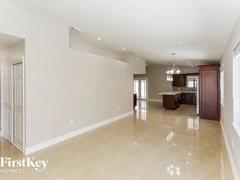 2884 W 73rd Ter — Photo 3