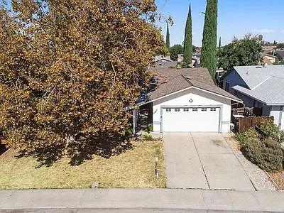 1831 McPeak Ct photo 1