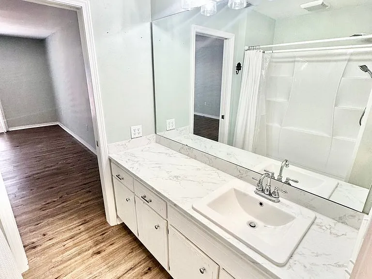 937 Holbrook Cir — Photo 37