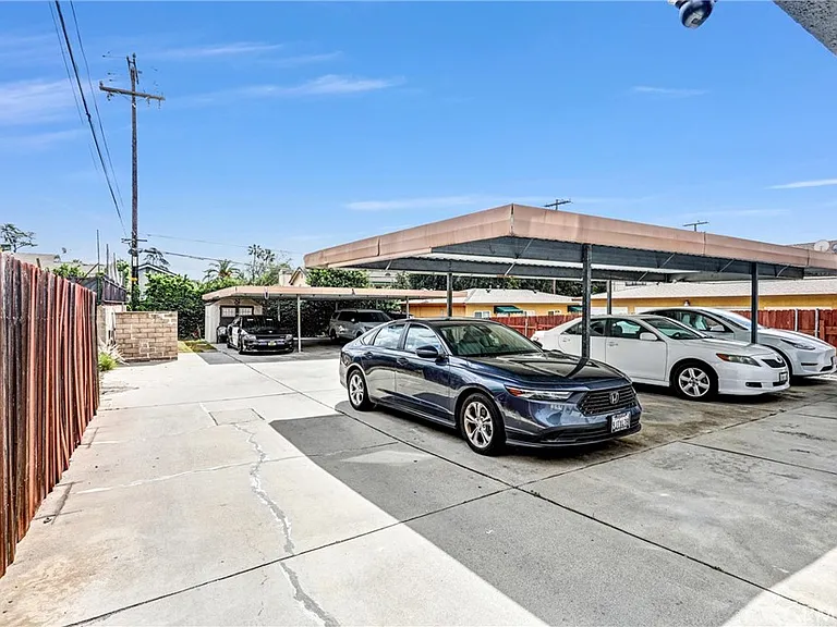 1836 N Allen Ave — Photo 20