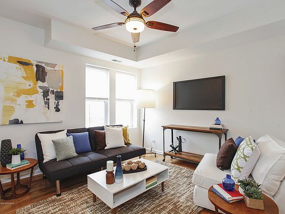 2nd image of 6417 N Greenview Ave APT 3E