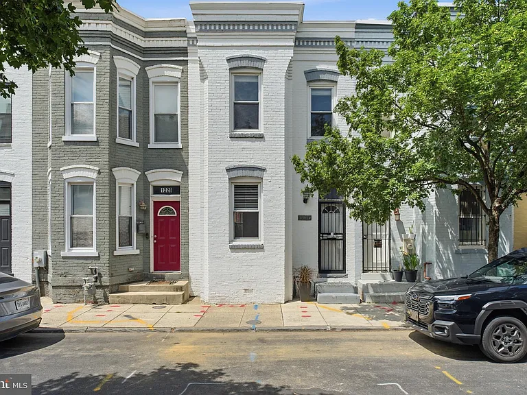 1230 Wylie St NE — Photo 3