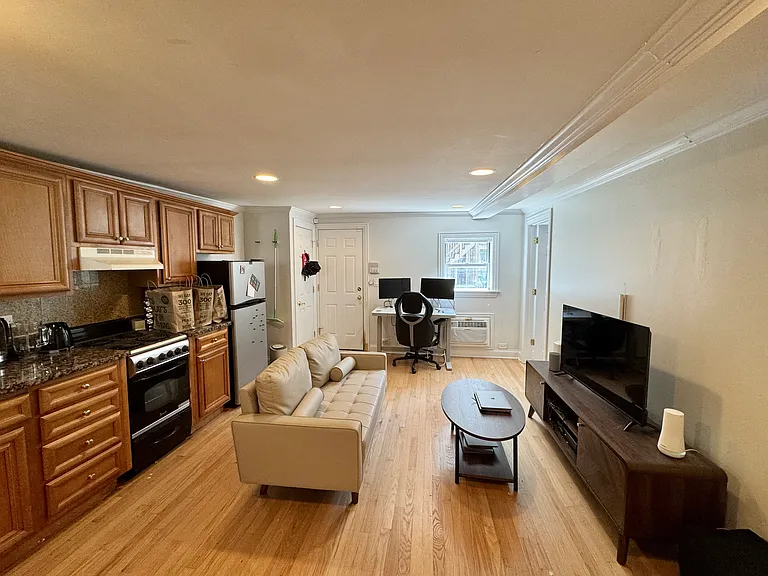 1945 N Lincoln Ave #CH2 — Photo 10