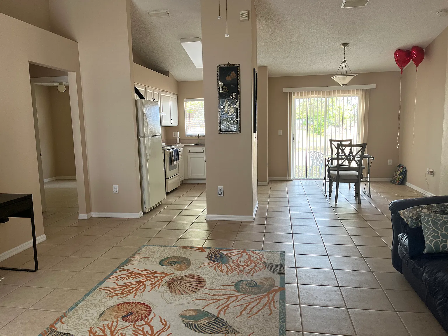 3 bed, 1198 sqft, $2,500 — Photo 2