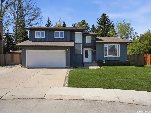 719 Wakaw TERRACE, Saskatoon, SK S7J 4C1