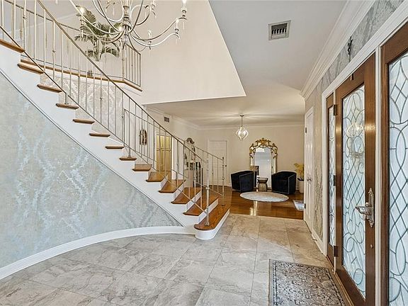 2nd image of 33 Chateau Mouton Dr