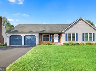302 Carriage Dr, Wernersville, PA 19565