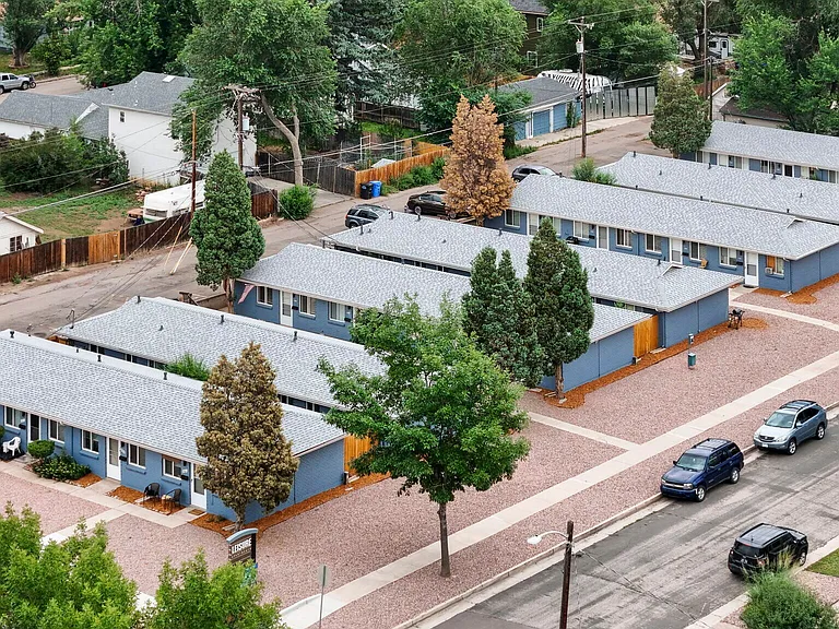 Leisure Apartments — Photo 2