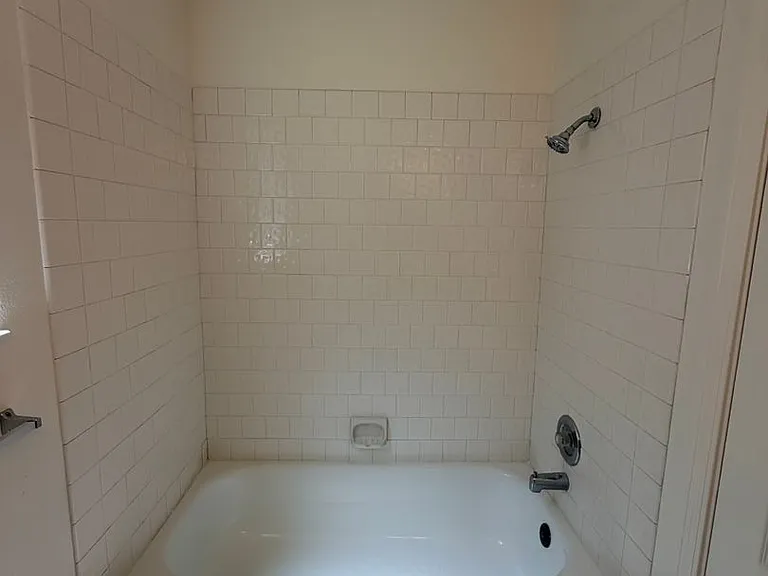 937 Neal St — Photo 17