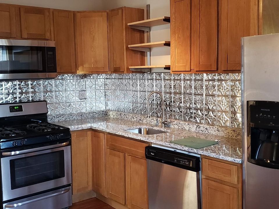 1st image of 89 Walnut St Floor 1