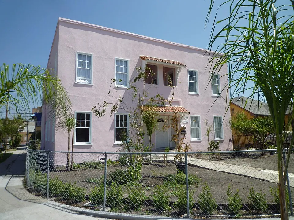 848 N Harvard Blvd
