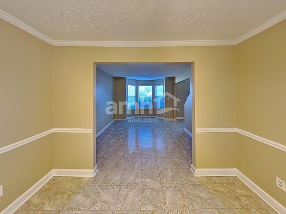 5th image of 3816 Majestic Ln SW