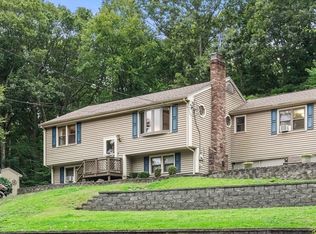 66 Lakeshore Dr, Norfolk, MA 02056