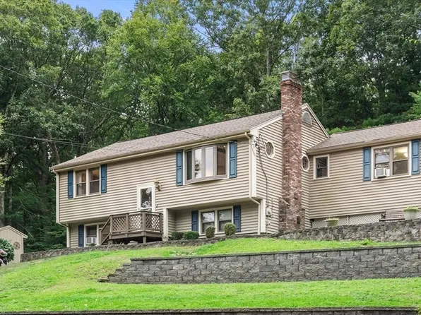 66 Lakeshore Dr, Norfolk, MA 02056