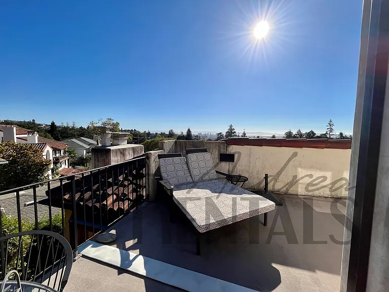 111 El Camino Real — Photo 62