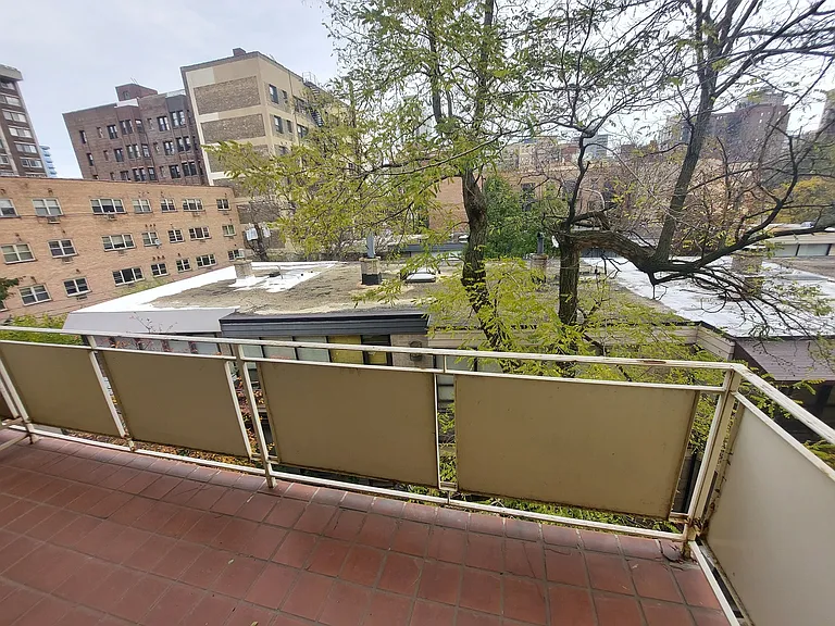 530 W Barry Ave #4F — Photo 15