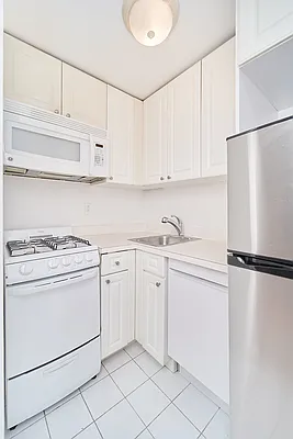 Rented by Living New York | media 35