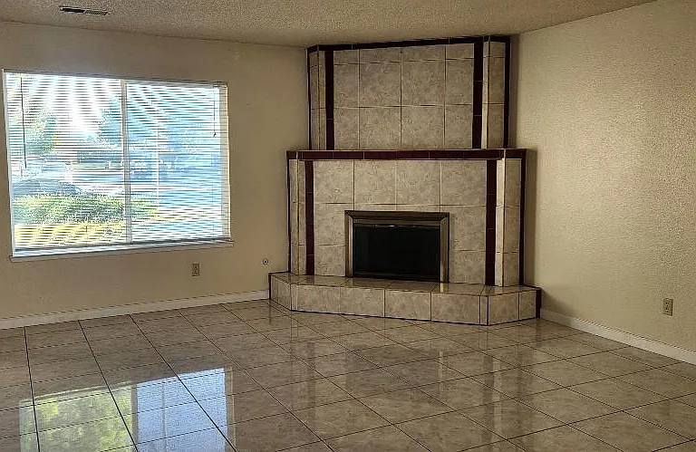 422 Fulton Way — Photo 3