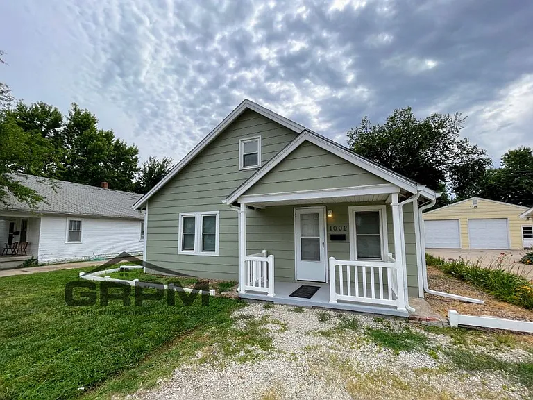 1002 N Grimes St — Photo 1