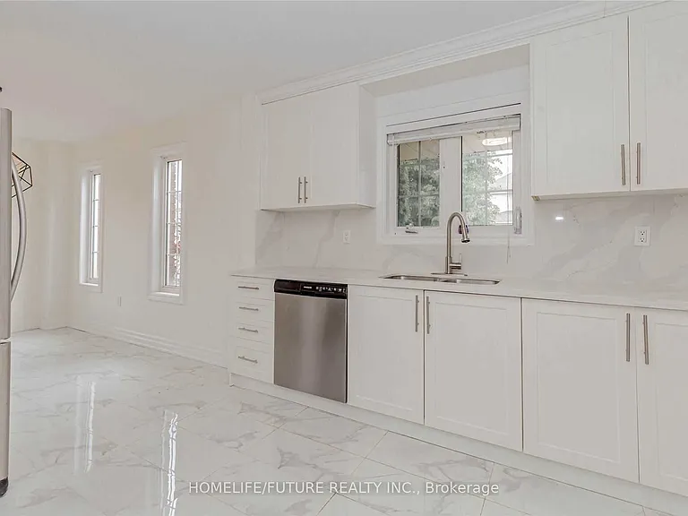1 Catkins Cres — Photo 9