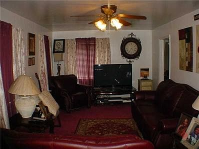 3rd image of 1861 N Belleview Pl