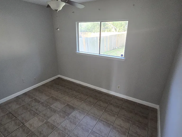 7278 Montgomery Dr — Photo 6
