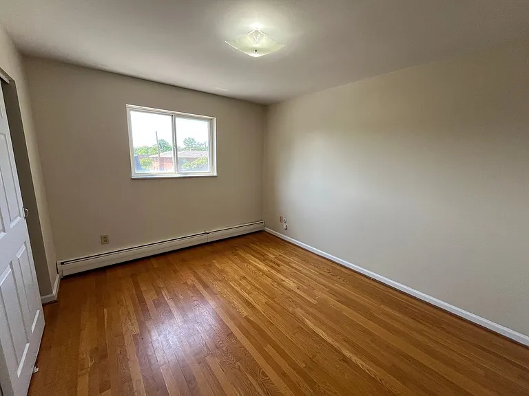 676 Riverview Dr — Photo 14