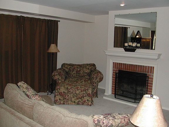 Living Room w/Fp