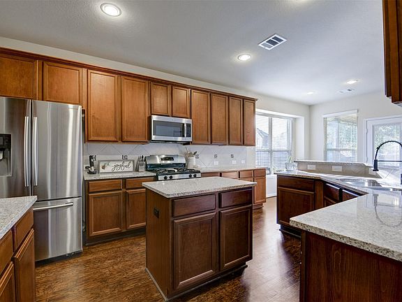 2nd image of 141 Greatwood Glen Ct