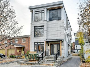 10 Chestnut St W #B, Ottawa, ON K1S 0Z8