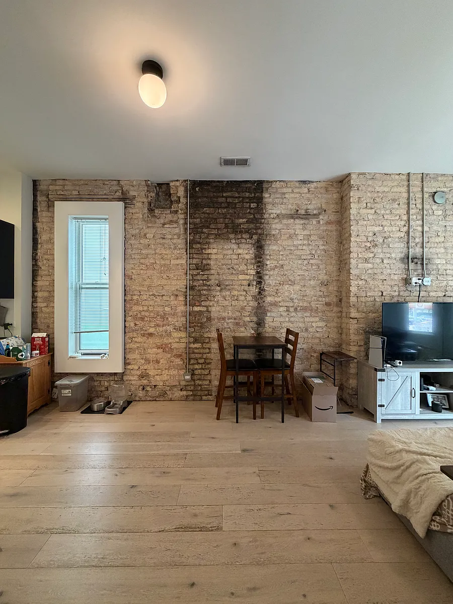 Building Photo - 324 S Racine Ave #2NF