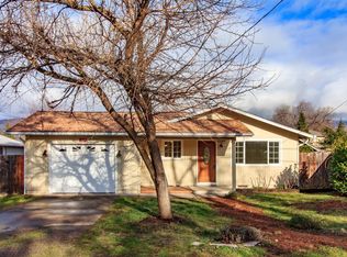 109 S 1st St, Talent, OR 97540