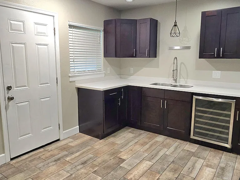 615 Luna Ct — Photo 21