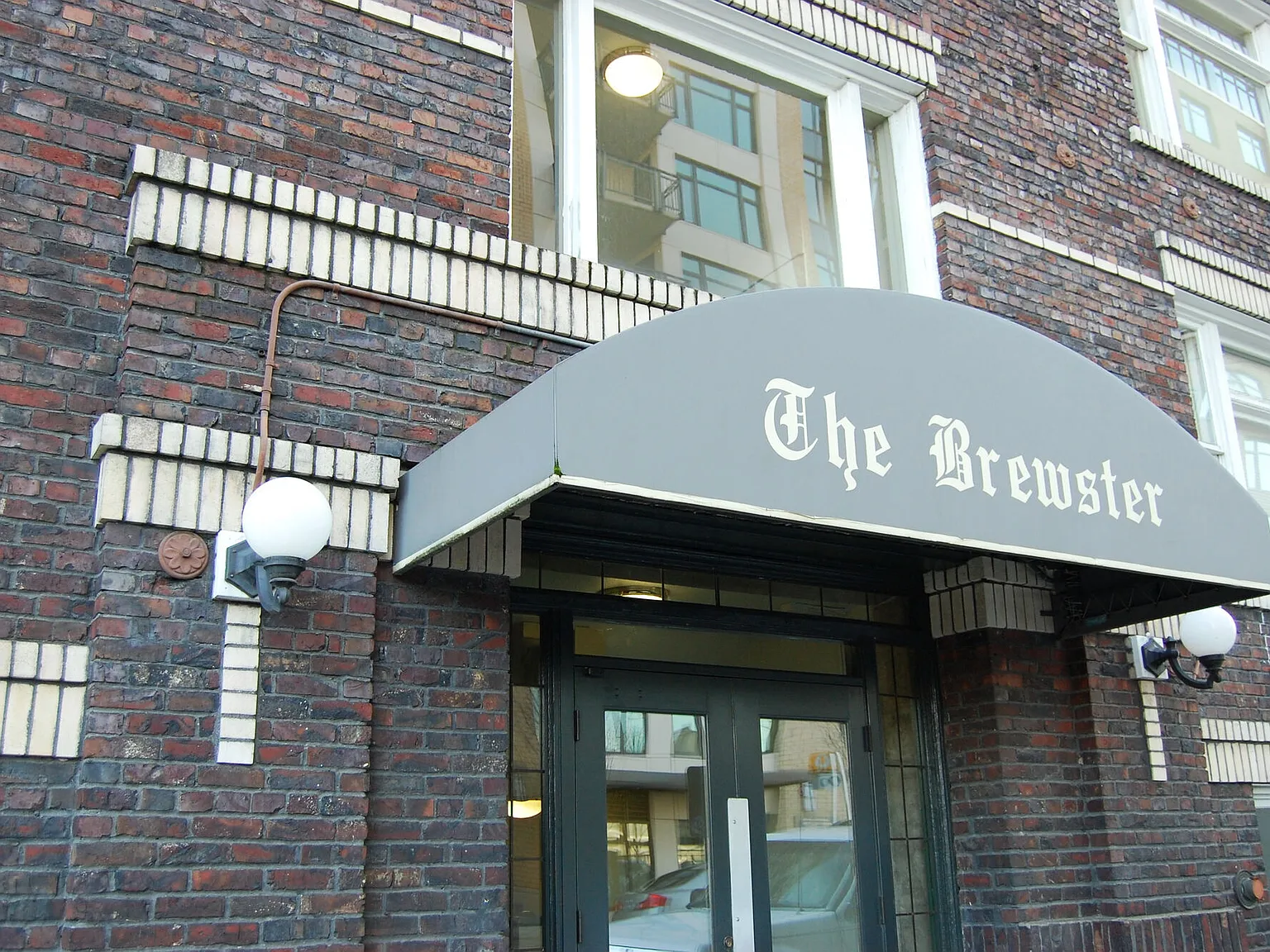 Brewster — Photo 2