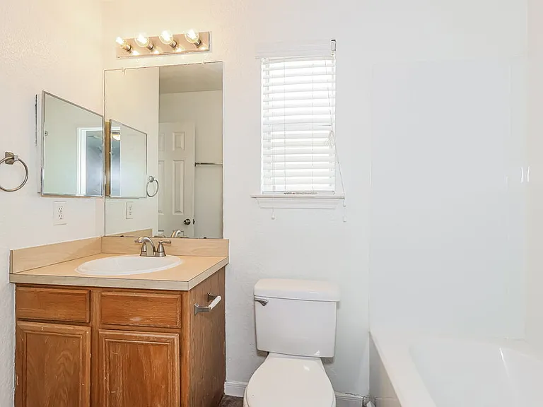 2130 Whittier Dr — Photo 16