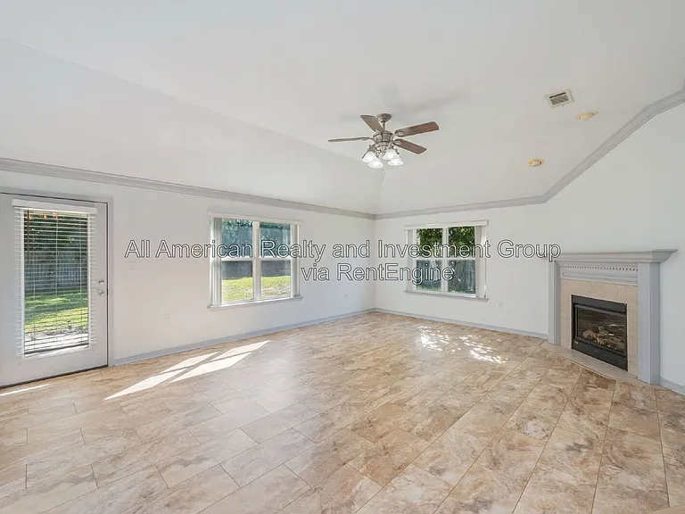 1940 Kadima Cir — Photo 11
