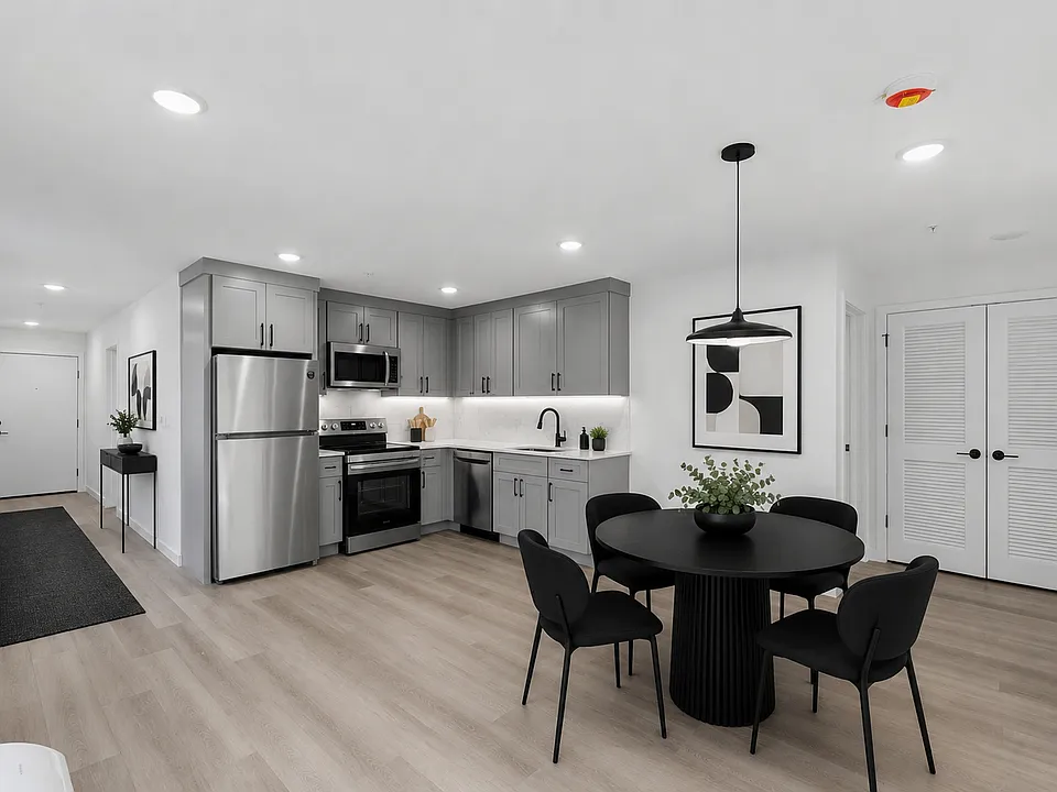 566 Springfield Ave #206