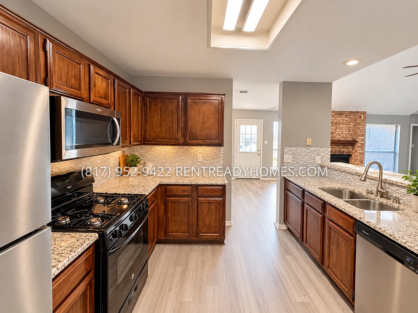 1056 Colony St — Photo 3