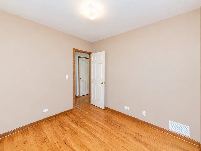 3240 N Racine Ave #2 — Photo 12