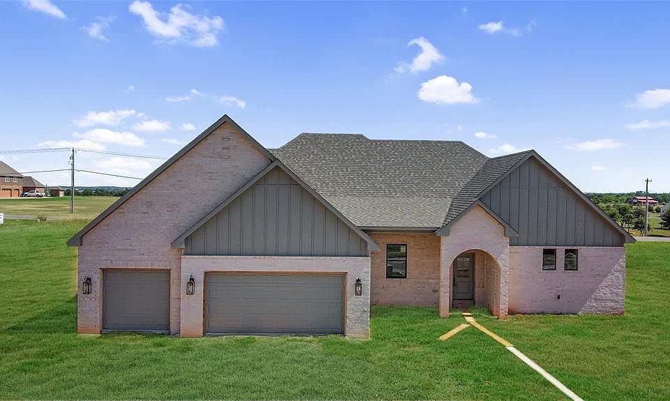 1st image of 8008 Goldfinch Dr