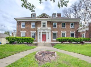 1503 Farnam St, Davenport, IA 52803
