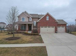 6010 Jackpine Rd, Bloomington, IL 61705