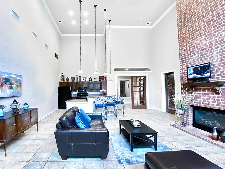 Gates de Provence Apartments — Photo 27